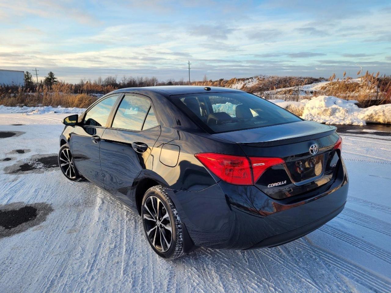 2018 Toyota Corolla SE CVT Photo