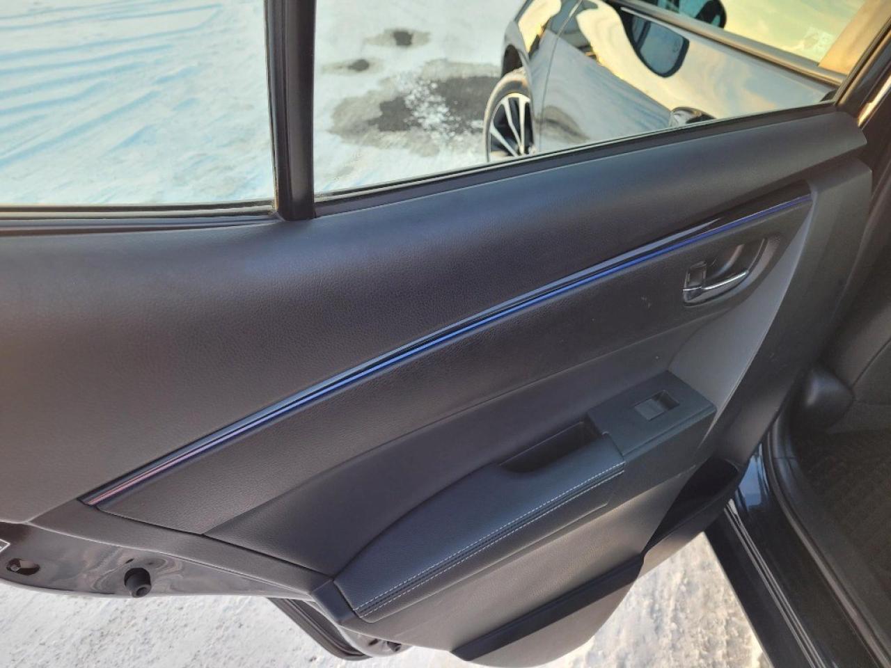 2018 Toyota Corolla SE CVT Photo