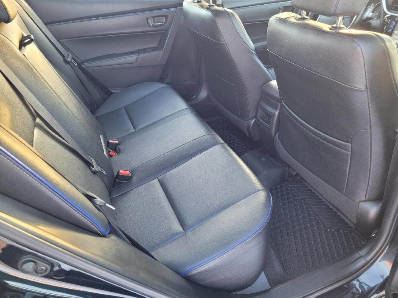 2018 Toyota Corolla SE CVT Photo