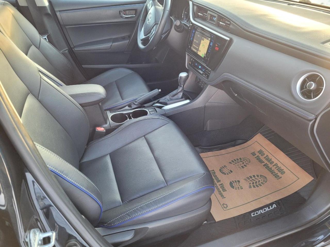 2018 Toyota Corolla SE CVT Photo