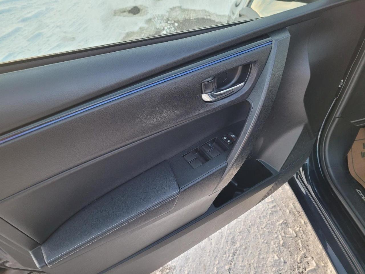 2018 Toyota Corolla SE CVT Photo