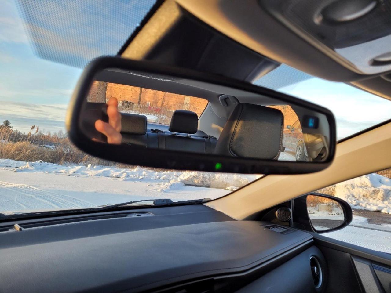 2018 Toyota Corolla SE CVT Photo