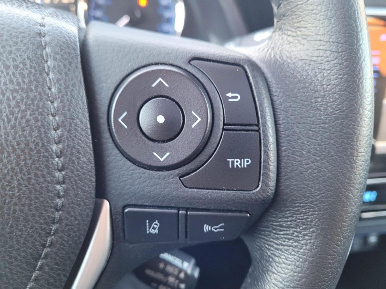 2018 Toyota Corolla SE CVT Photo