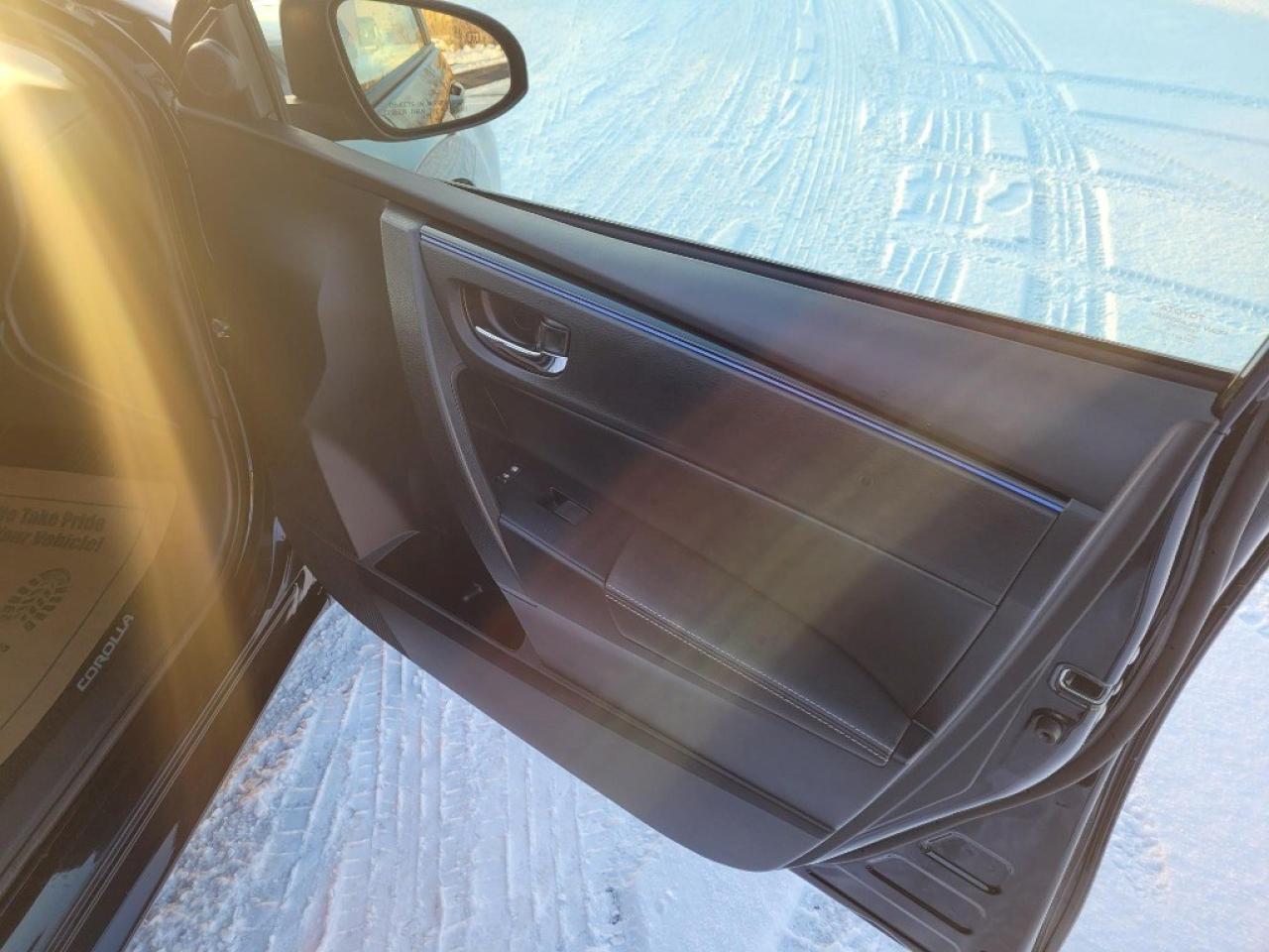 2018 Toyota Corolla SE CVT Photo