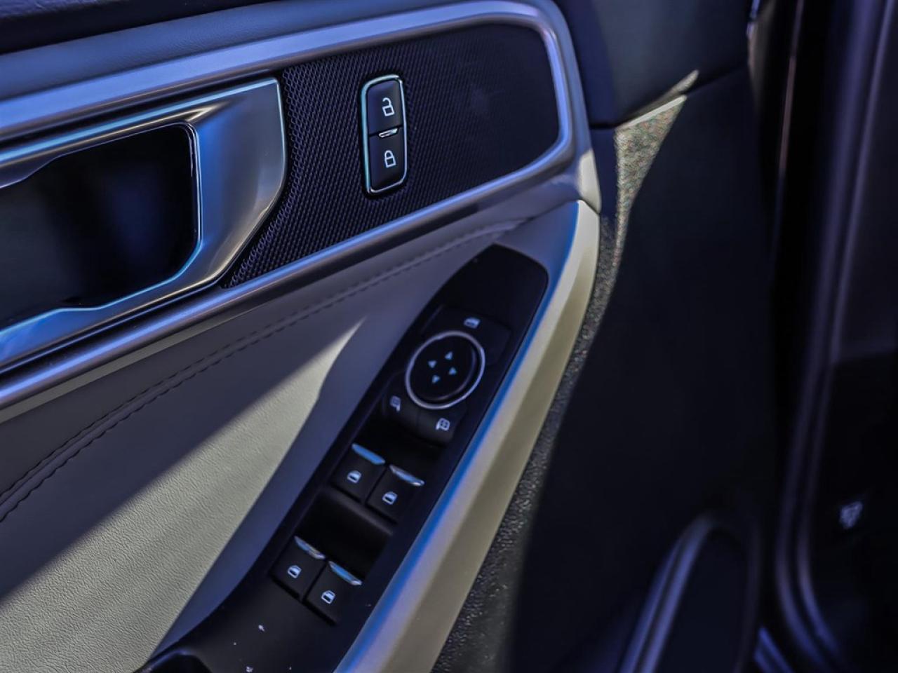 2022 Ford Explorer XLT 4WD Photo