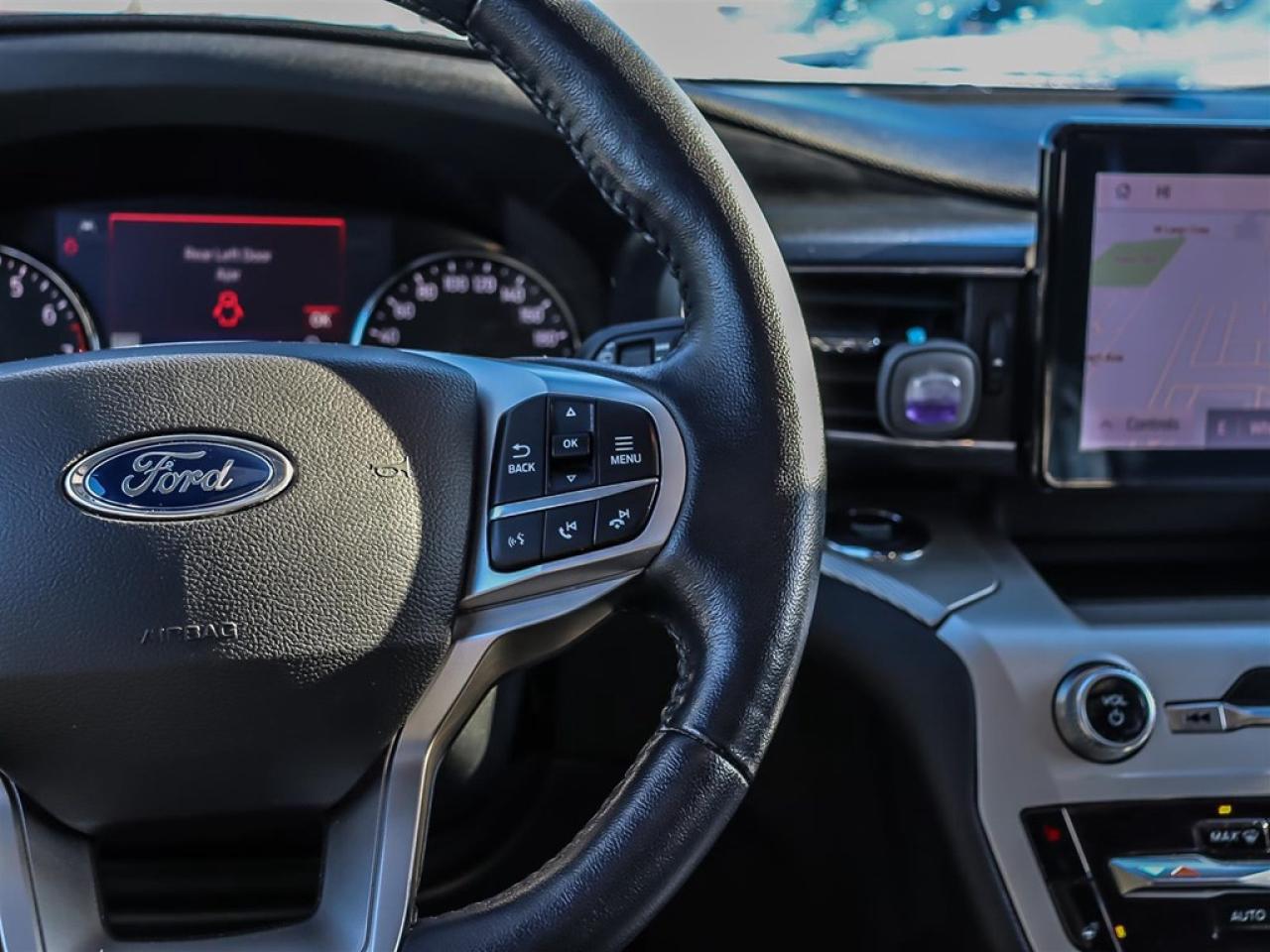 2022 Ford Explorer XLT 4WD Photo