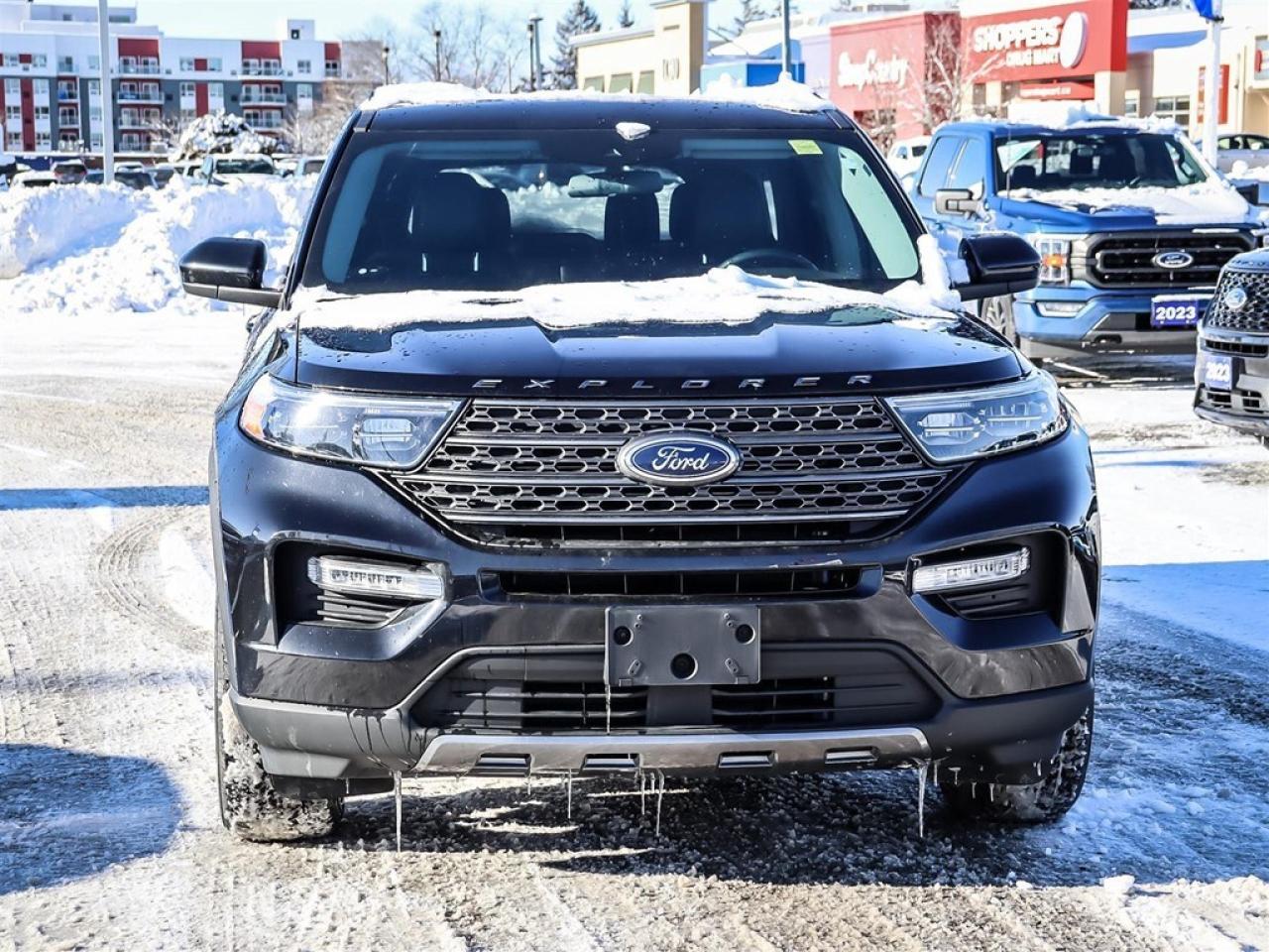 2022 Ford Explorer XLT 4WD Photo2