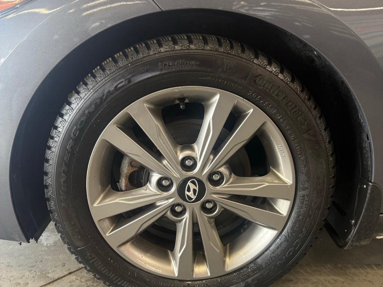 2017 Hyundai Elantra Limited Photo