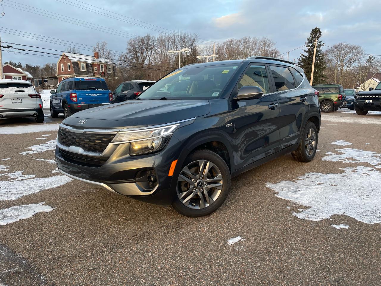 2021 Kia Seltos EX Photo2