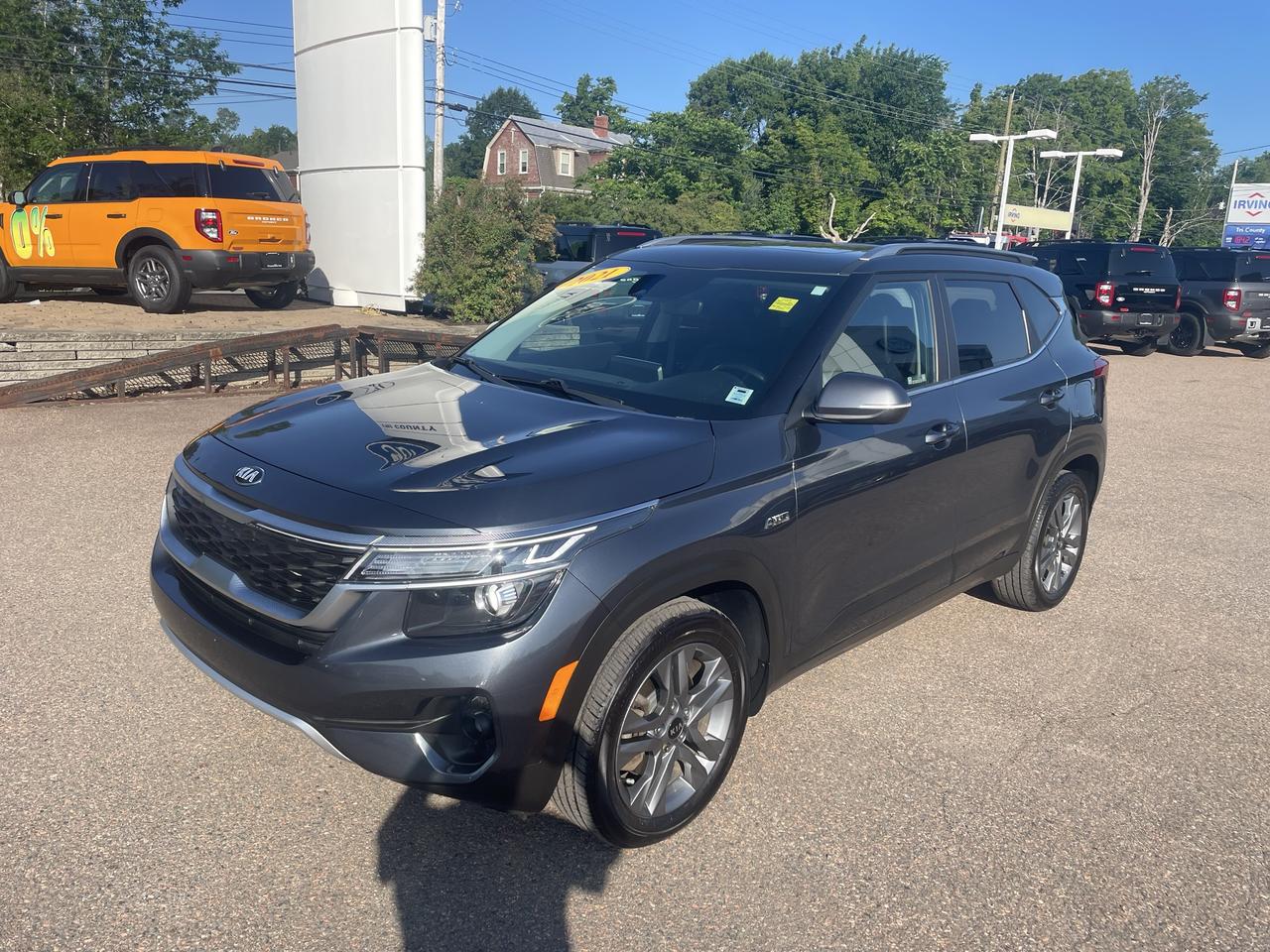 2021 Kia Seltos EX Photo2