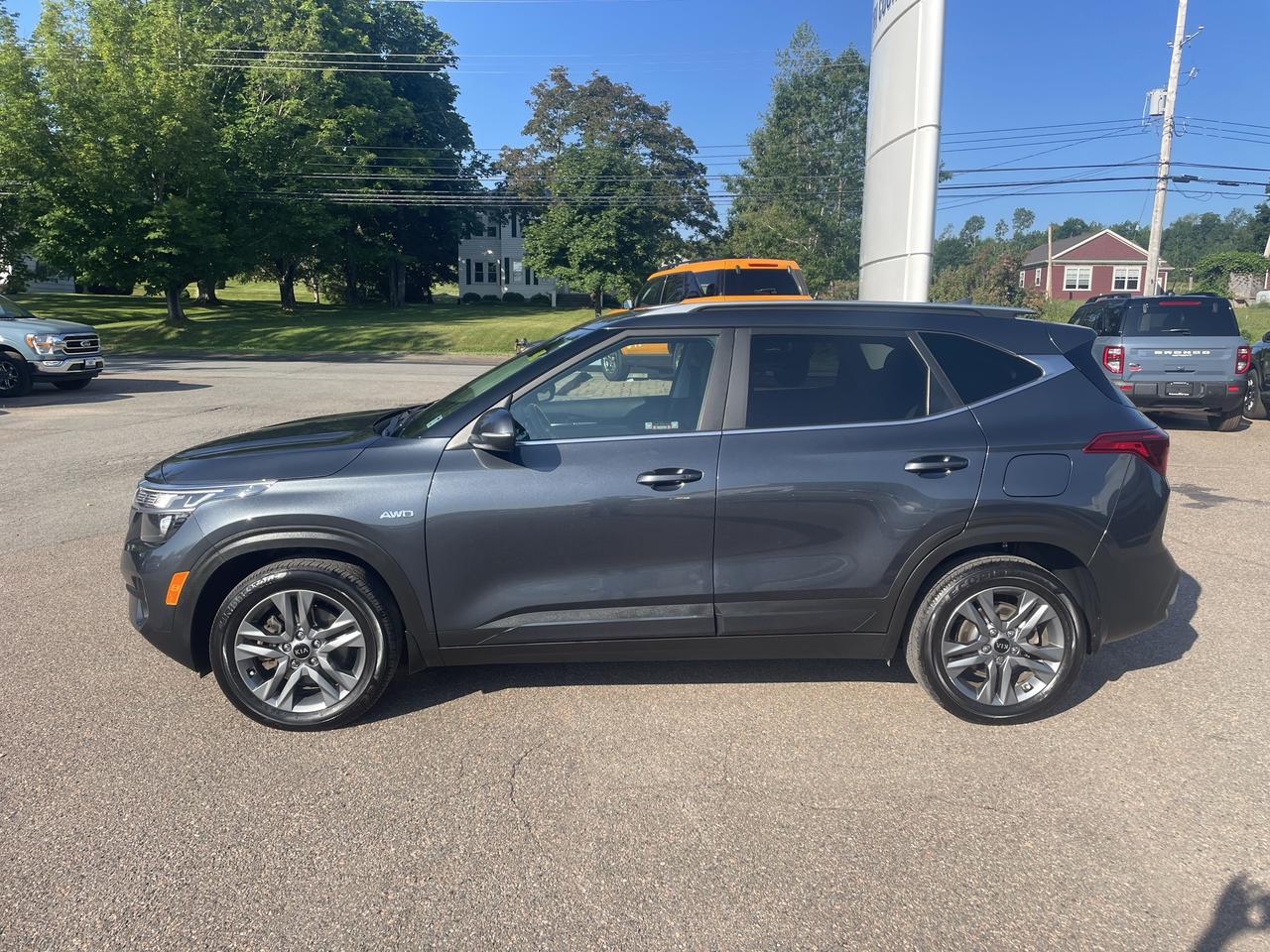 2021 Kia Seltos EX Photo3