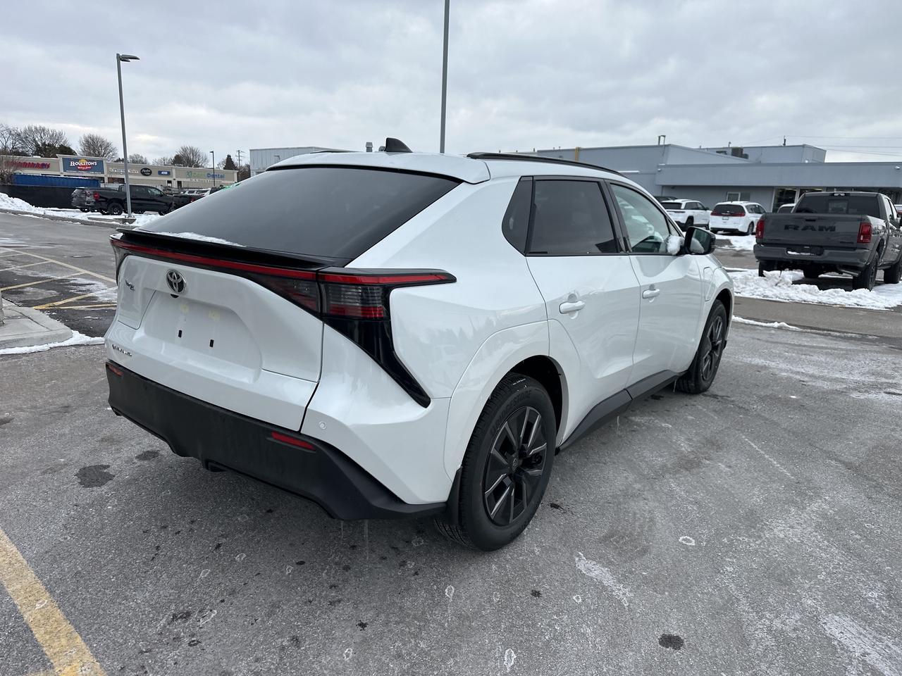 2026 Toyota bZ XLE Photo4