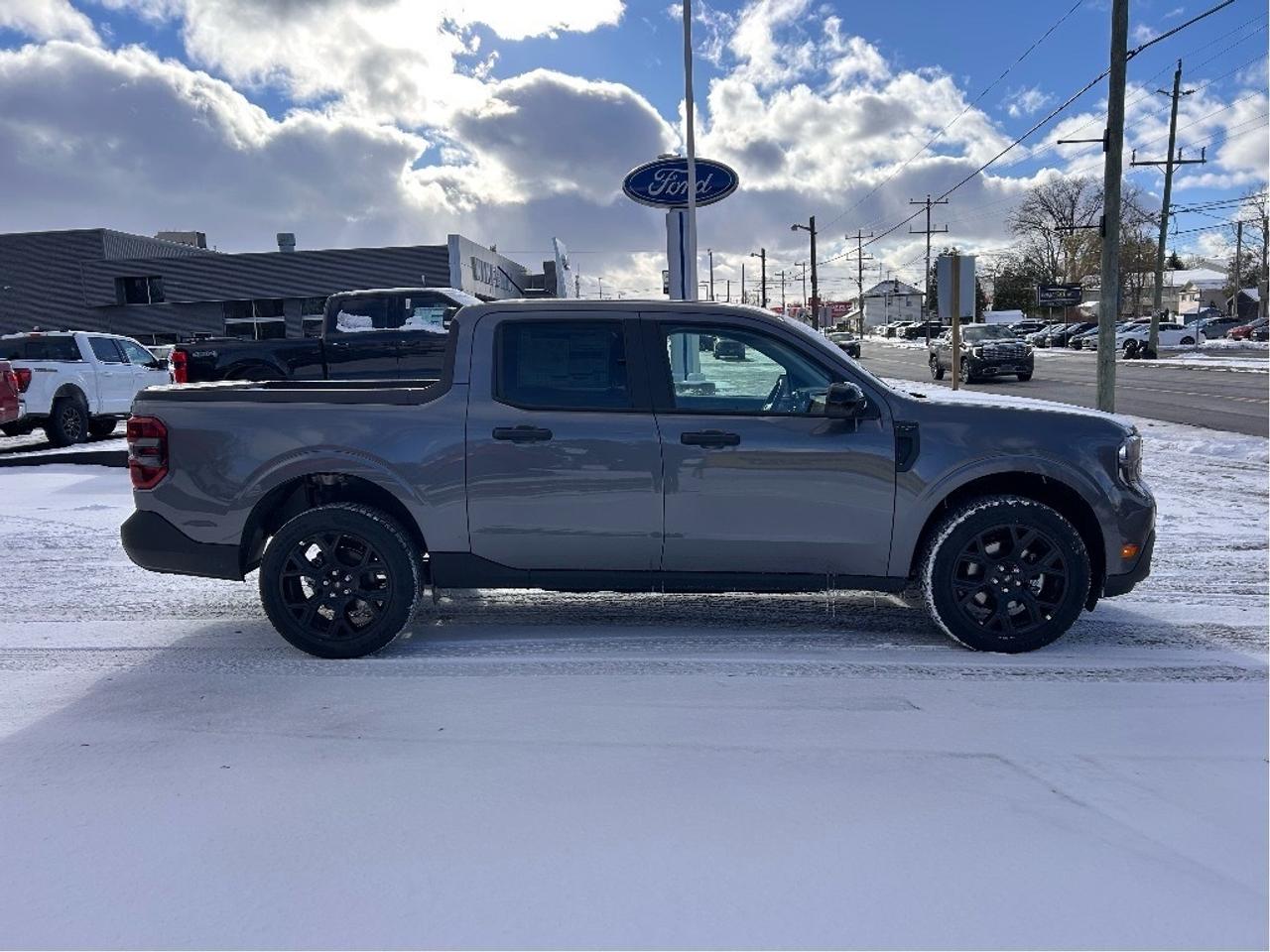 2025 Ford Maverick XLT AWD SuperCrew Photo3
