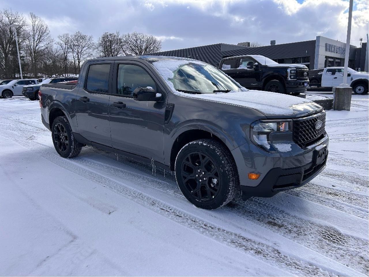 2025 Ford Maverick XLT AWD SuperCrew Photo2