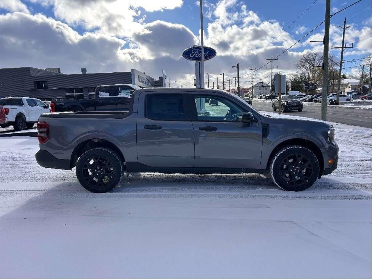 2025 Ford Maverick XLT AWD SuperCrew Photo3