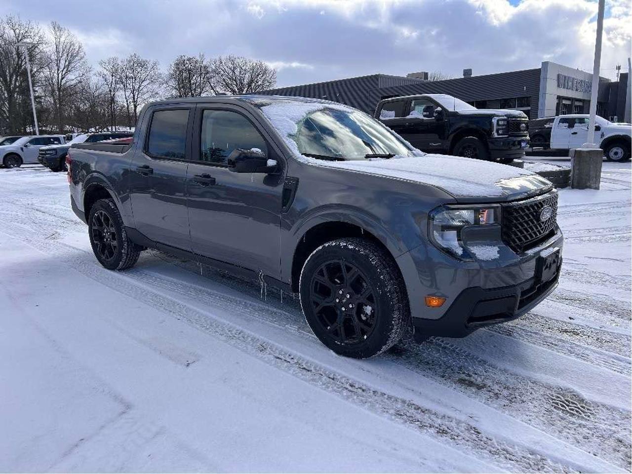 2025 Ford Maverick XLT AWD SuperCrew Photo2
