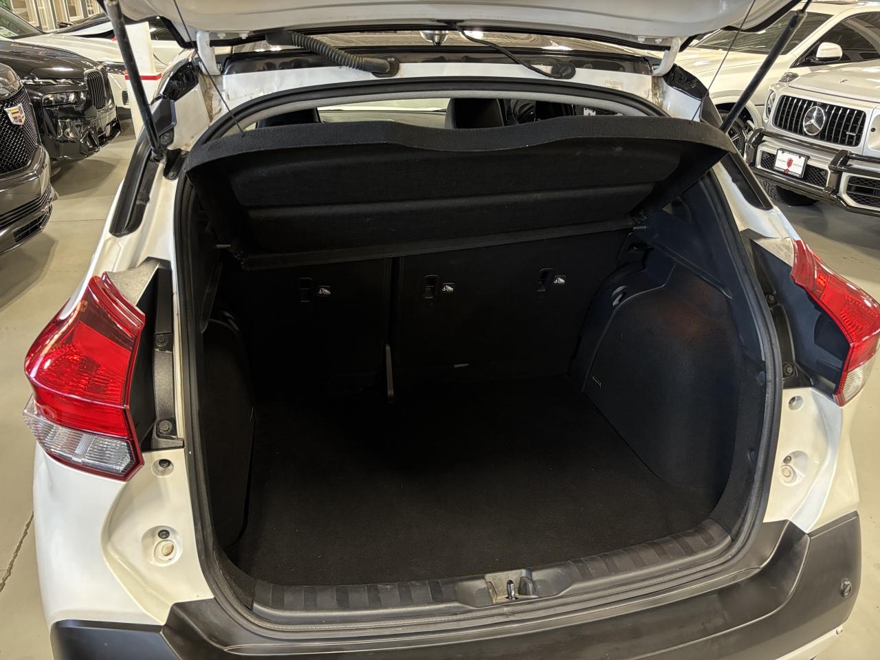 2020 Nissan Kicks SR|ALLOYS|BOSE|LEATHER|360CAM|HEATEDSEATS|SAFETECH Photo3