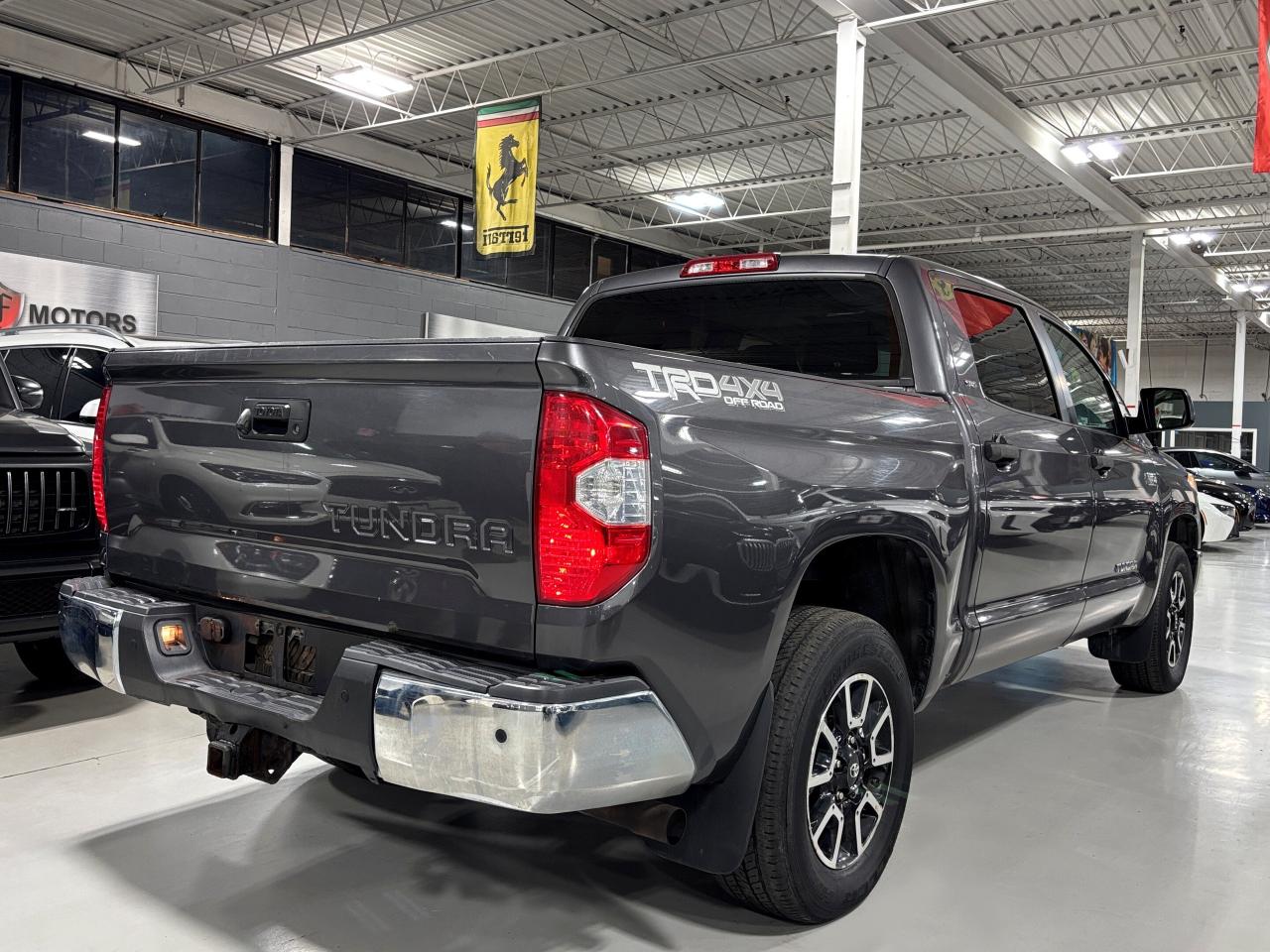 2016 Toyota Tundra SR5|4WD|CREWMAX|iFORCEV8|SUNROOF|BACKCAM|HEATSEATS Photo4