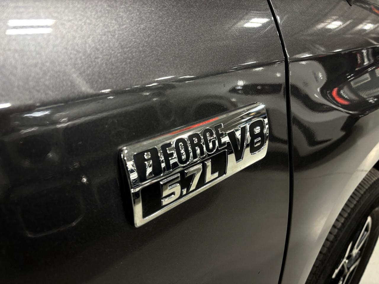 2016 Toyota Tundra SR5|4WD|CREWMAX|iFORCEV8|SUNROOF|BACKCAM|HEATSEATS Photo3