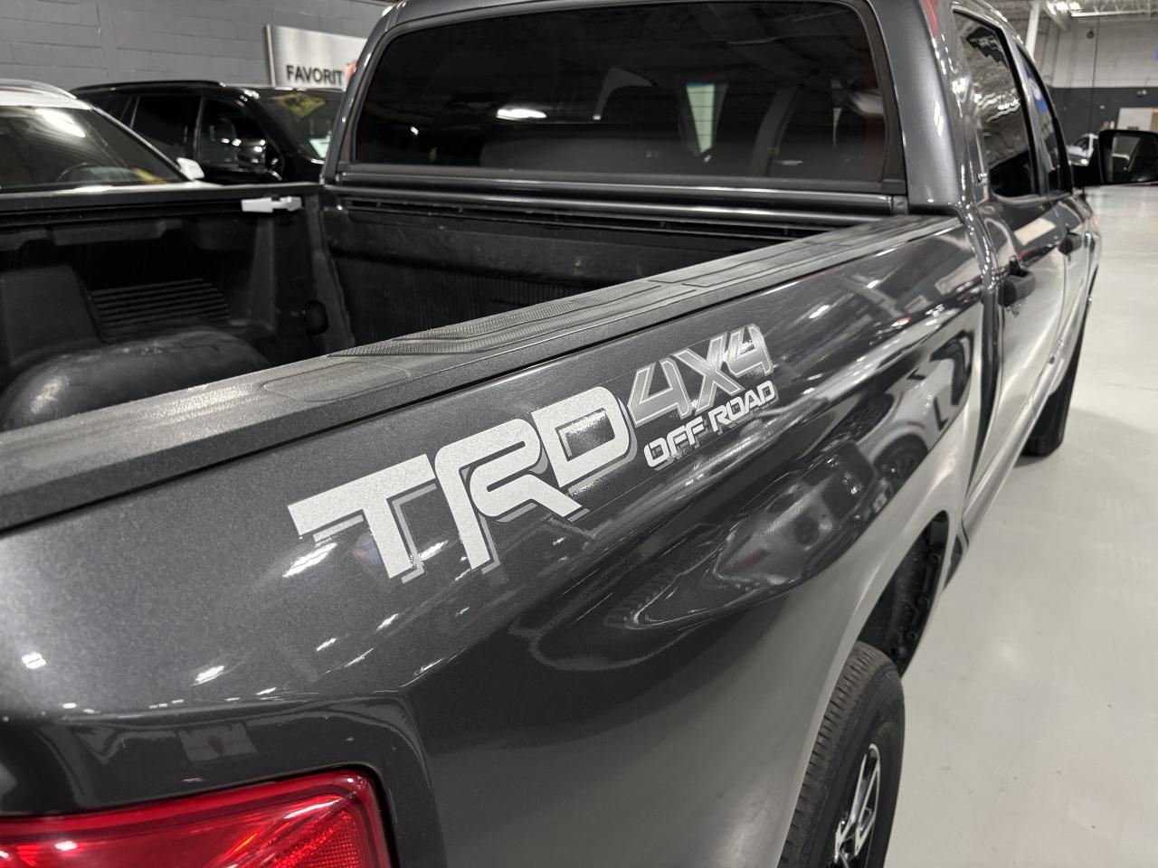 2016 Toyota Tundra SR5|4WD|CREWMAX|iFORCEV8|SUNROOF|BACKCAM|HEATSEATS - Photo #6