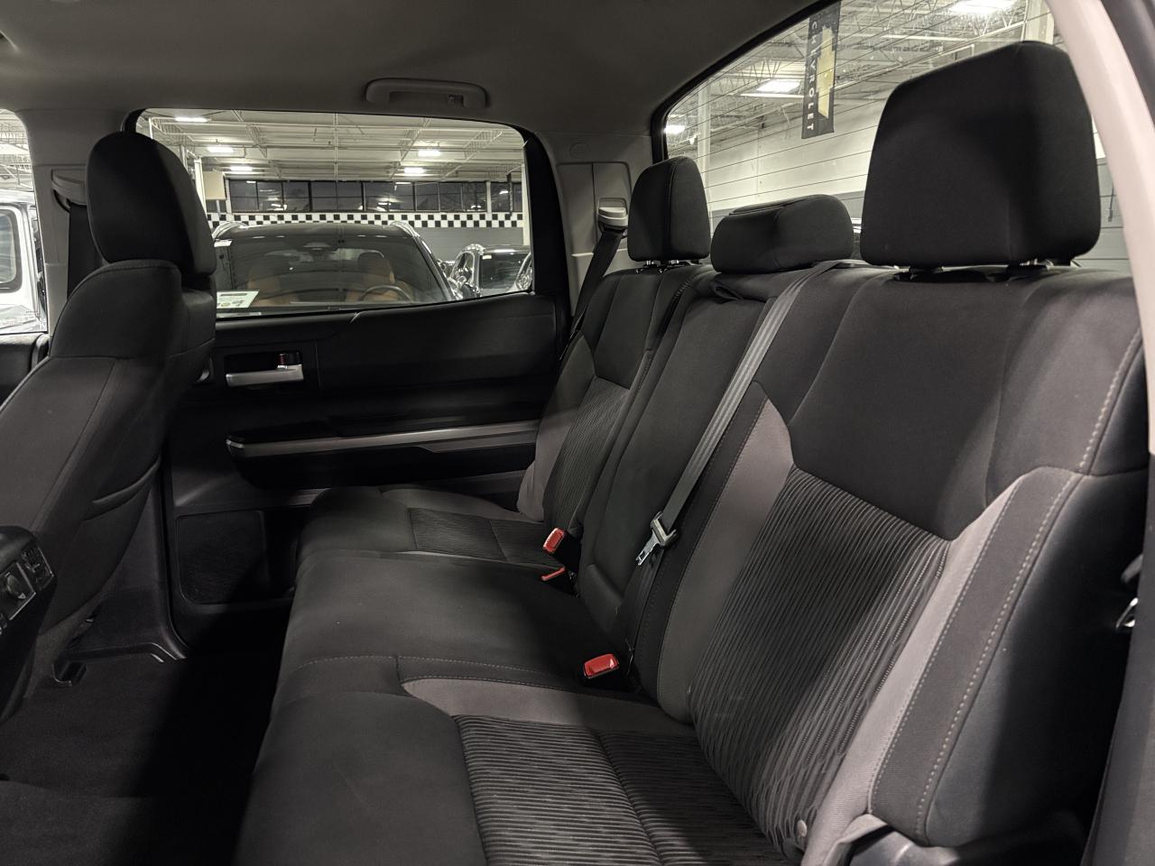 2016 Toyota Tundra SR5|4WD|CREWMAX|iFORCEV8|SUNROOF|BACKCAM|HEATSEATS - Photo #10