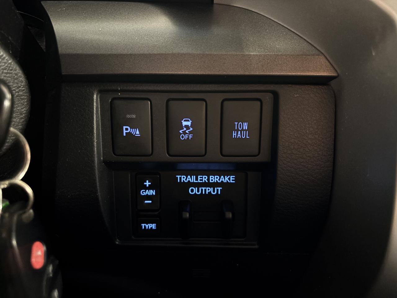 2016 Toyota Tundra SR5|4WD|CREWMAX|iFORCEV8|SUNROOF|BACKCAM|HEATSEATS - Photo #19