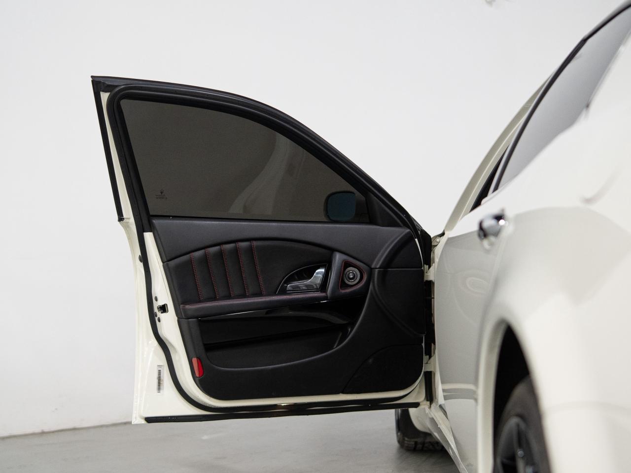 2007 Maserati Quattroporte SPORT GT | SUNROOF | 20 IN Photo