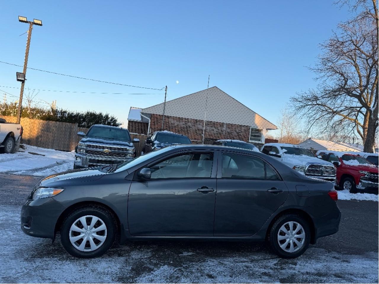 2010 Toyota Corolla LE | Low Low Kms Photo3