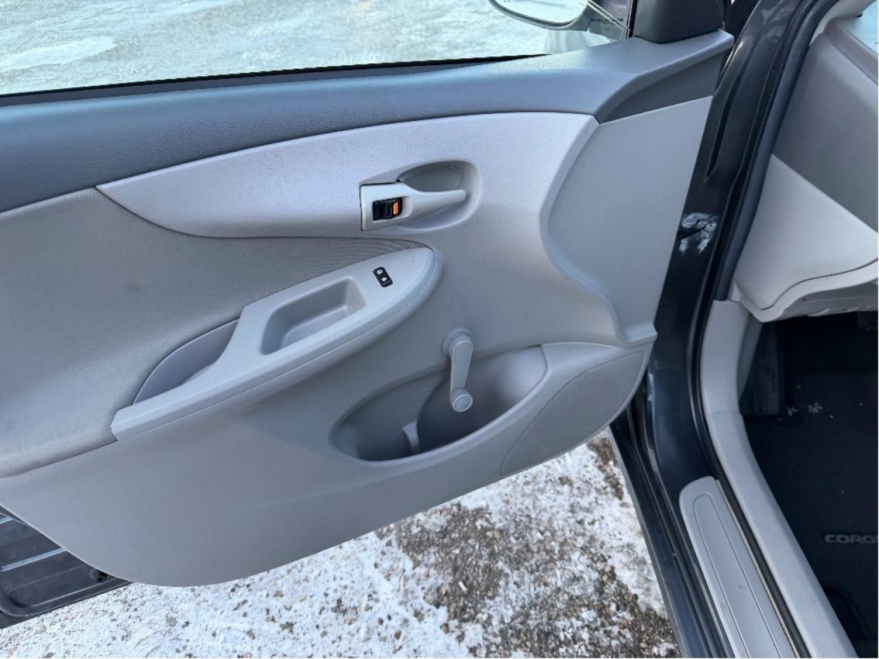 2010 Toyota Corolla LE | Low Low Kms Photo