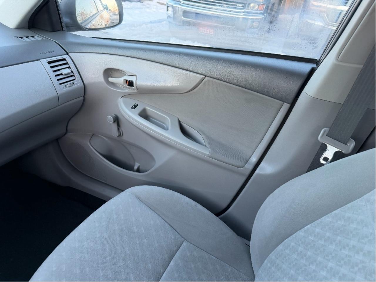 2010 Toyota Corolla LE | Low Low Kms Photo