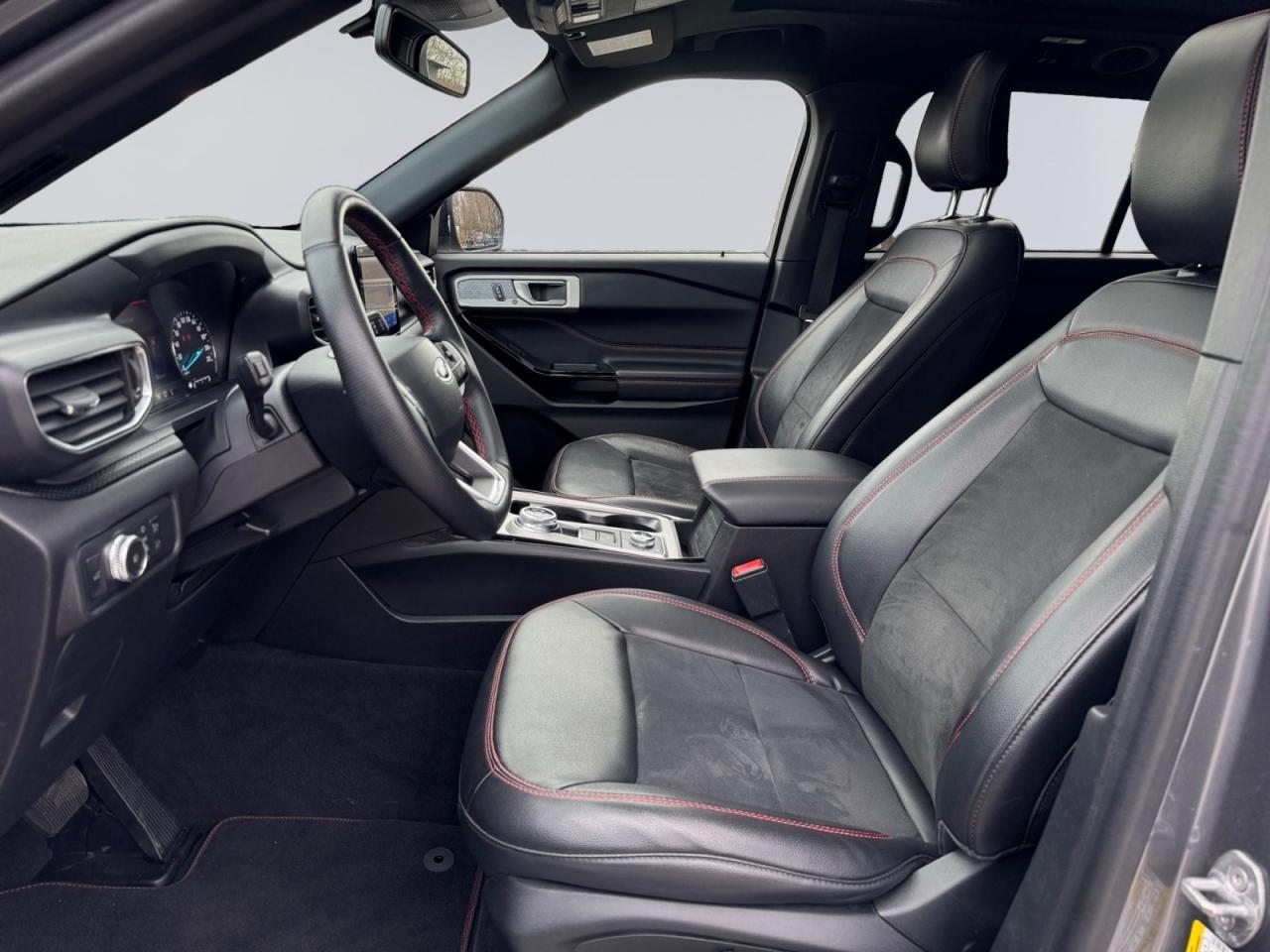 2022 Ford Explorer 2.3L ST-Line! One Owner Off Lease! Clean CarFax! Photo