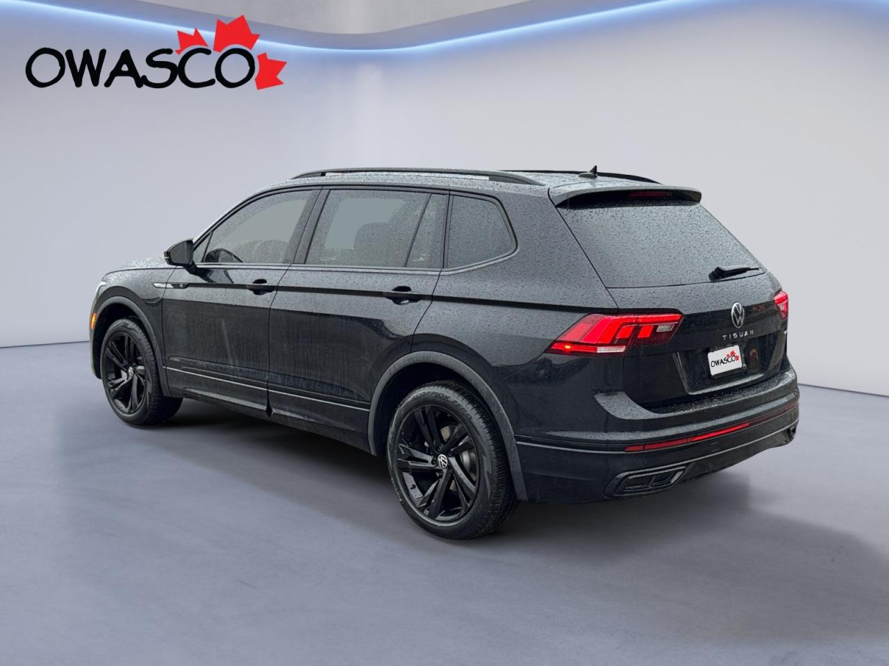 2023 Volkswagen Tiguan 2.0L R-Line Blk Ed! Great kms! Clean CarFax! Photo