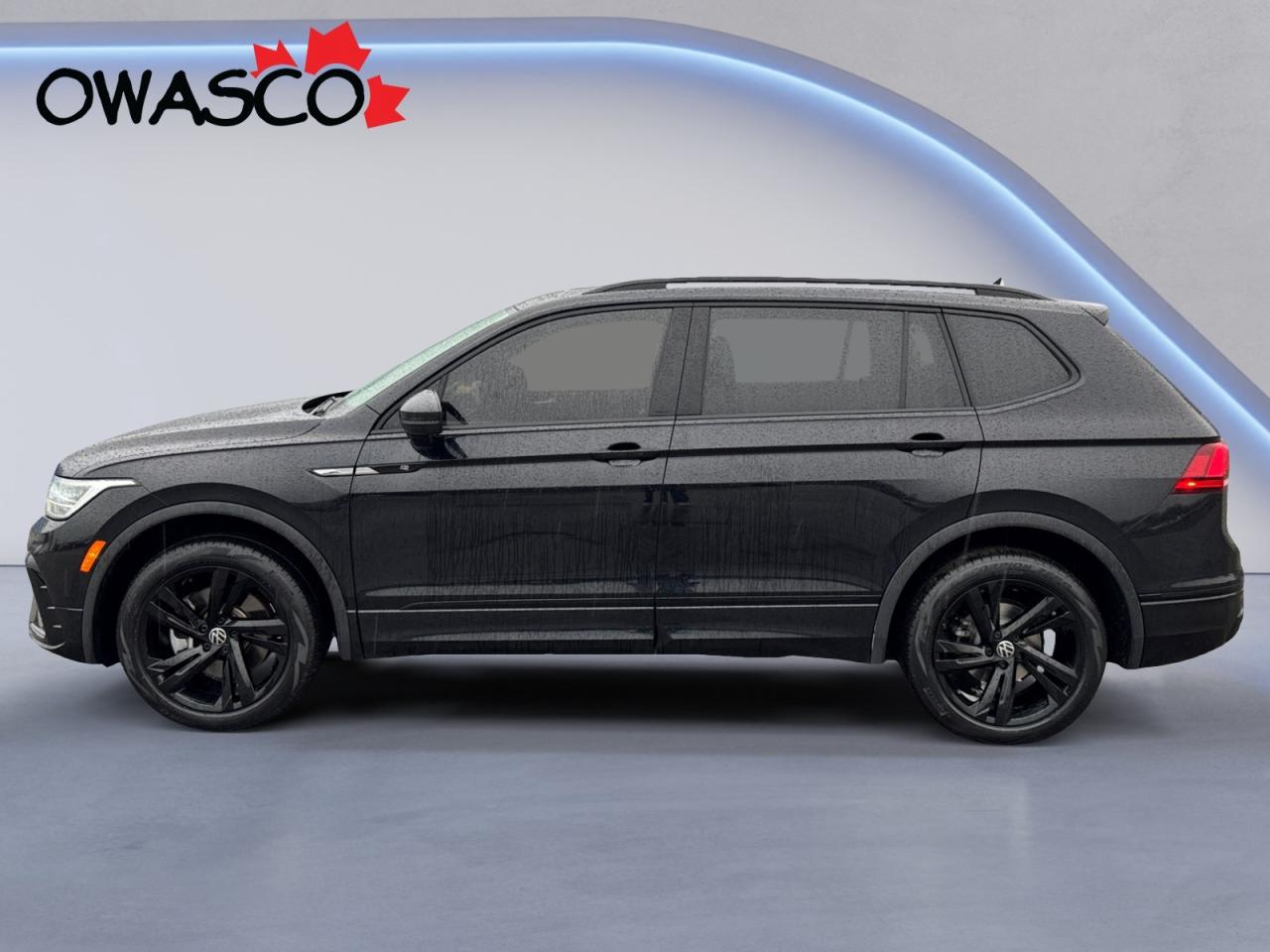 2023 Volkswagen Tiguan 2.0L R-Line Blk Ed! Great kms! Clean CarFax! Photo2