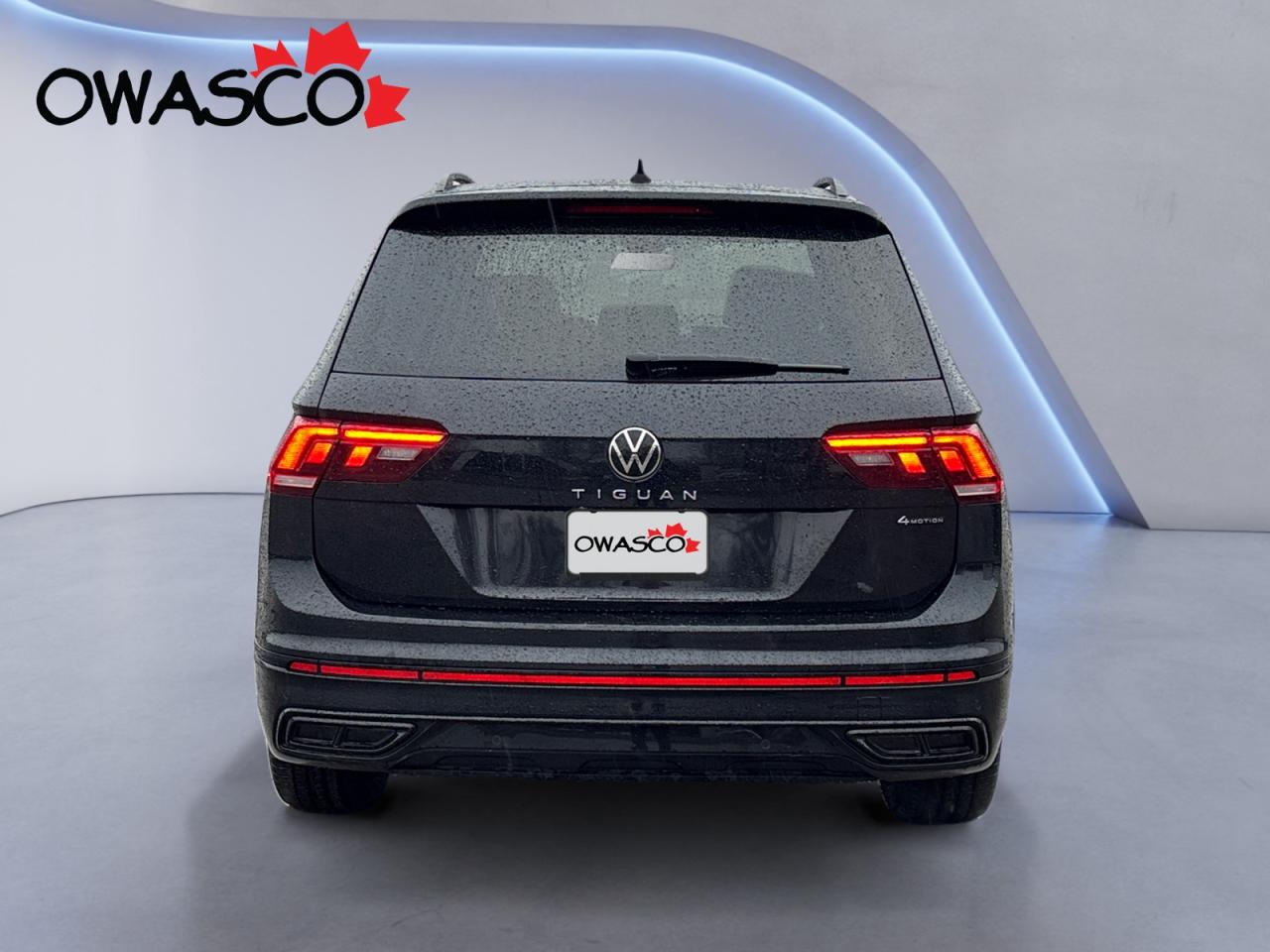 2023 Volkswagen Tiguan 2.0L R-Line Blk Ed! Great kms! Clean CarFax! Photo