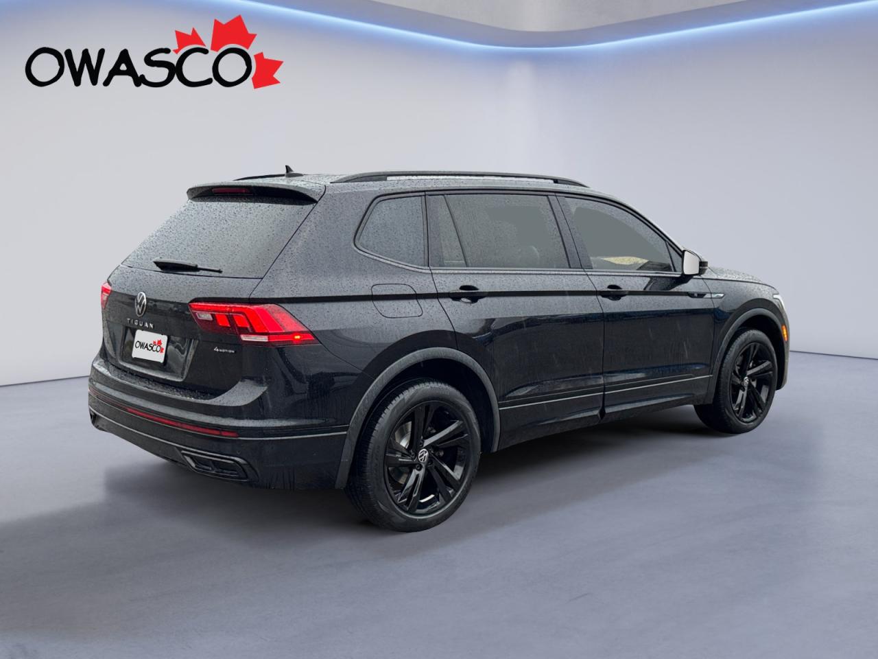 2023 Volkswagen Tiguan 2.0L R-Line Blk Ed! Great kms! Clean CarFax! Photo