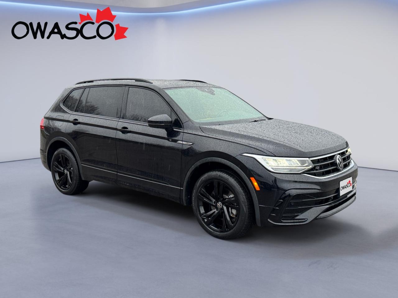 2023 Volkswagen Tiguan 2.0L R-Line Blk Ed! Great kms! Clean CarFax! Photo