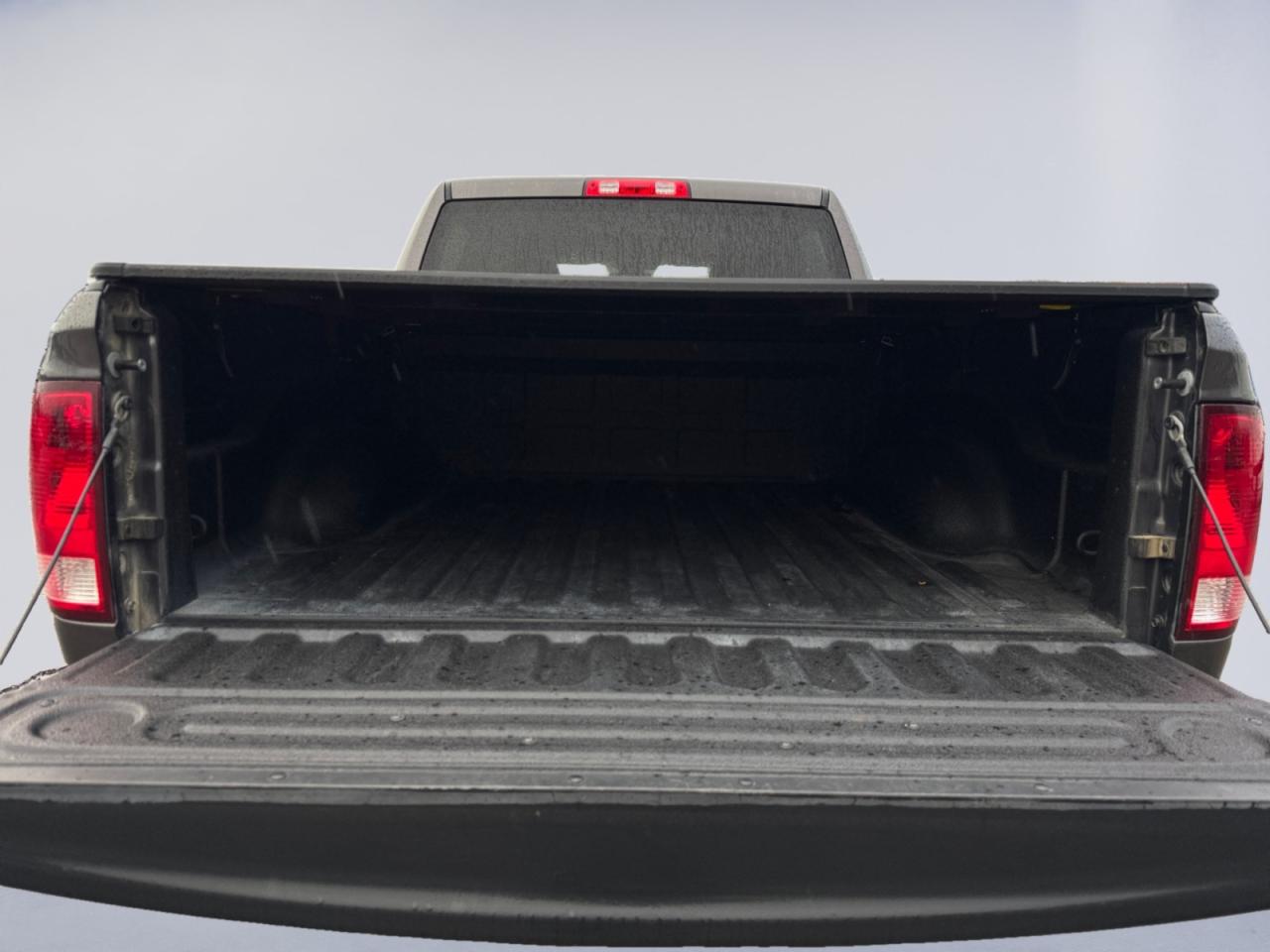 2020 RAM 1500 Classic 5.7L Express! 4x4! Certified! Ready for You! Photo