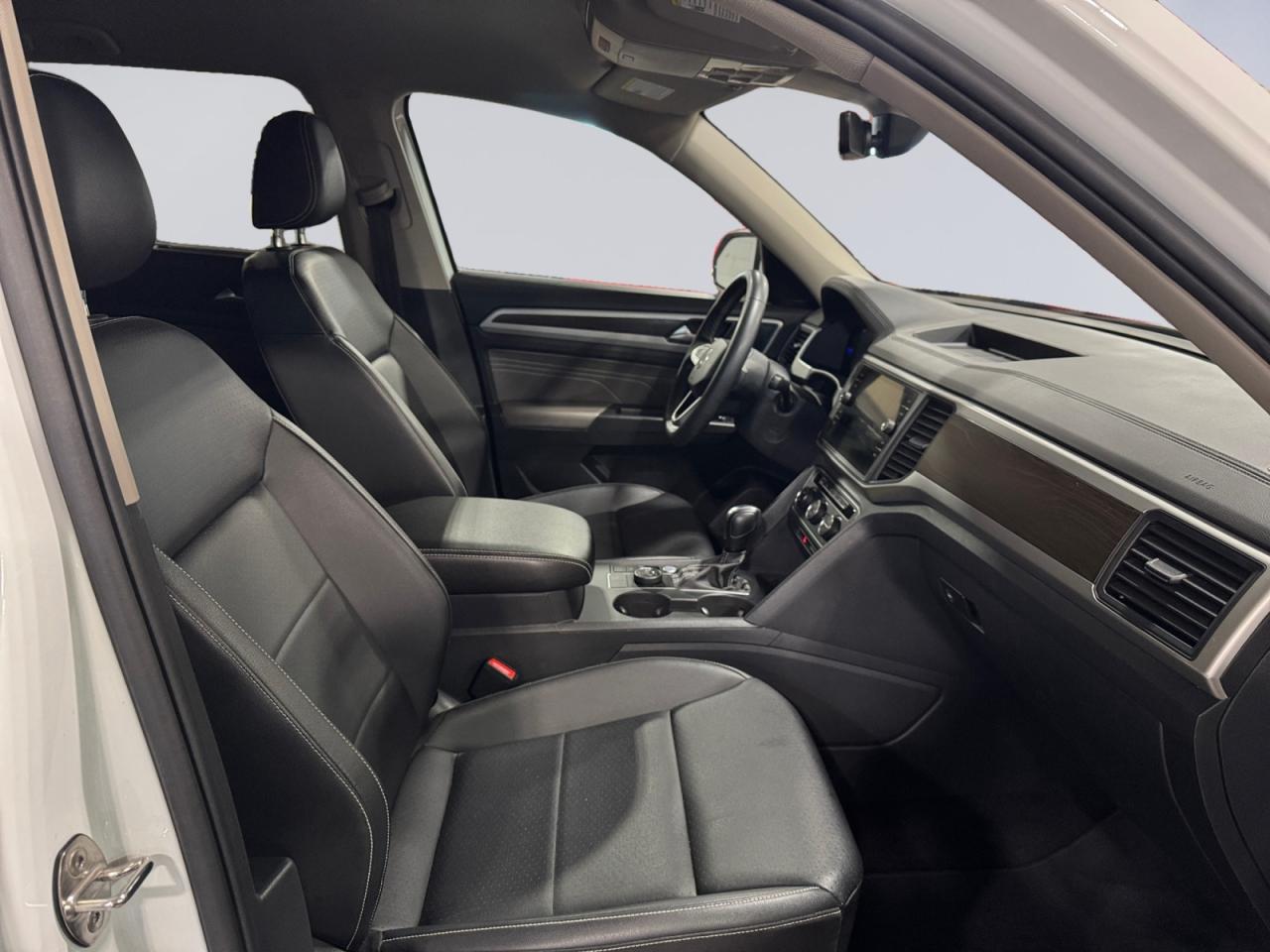 2022 Volkswagen Atlas 3.6L Comfortline! One Owner Off Lease! Certified! Photo