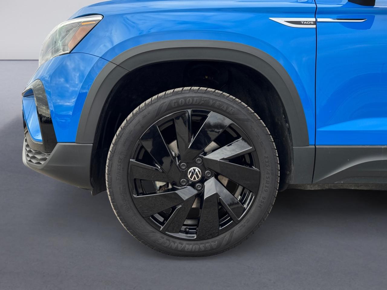 2024 Volkswagen Taos 1.5L Why Buy New? Corporate Car! Great kms! Photo