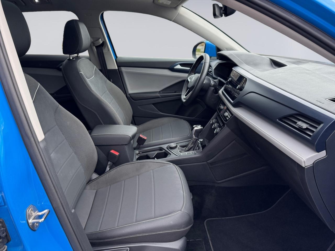 2024 Volkswagen Taos 1.5L Why Buy New? Corporate Car! Great kms! Photo