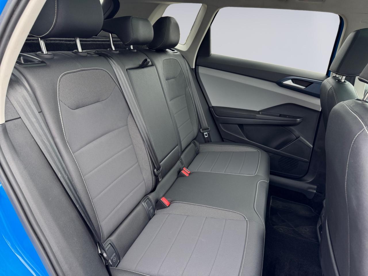 2024 Volkswagen Taos 1.5L Why Buy New? Corporate Car! Great kms! Photo