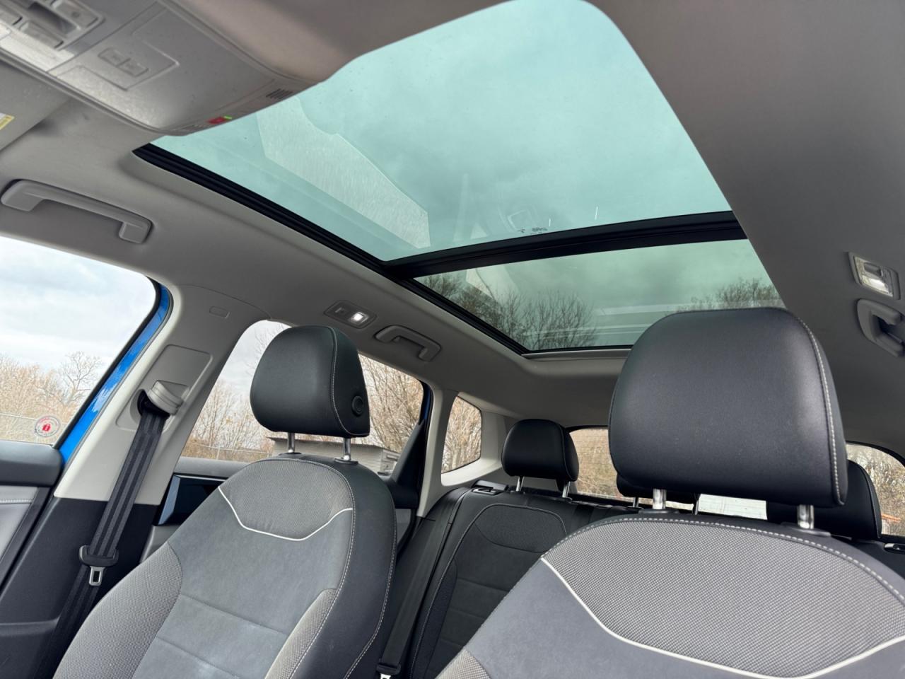 2024 Volkswagen Taos 1.5L Why Buy New? Corporate Car! Great kms! Photo