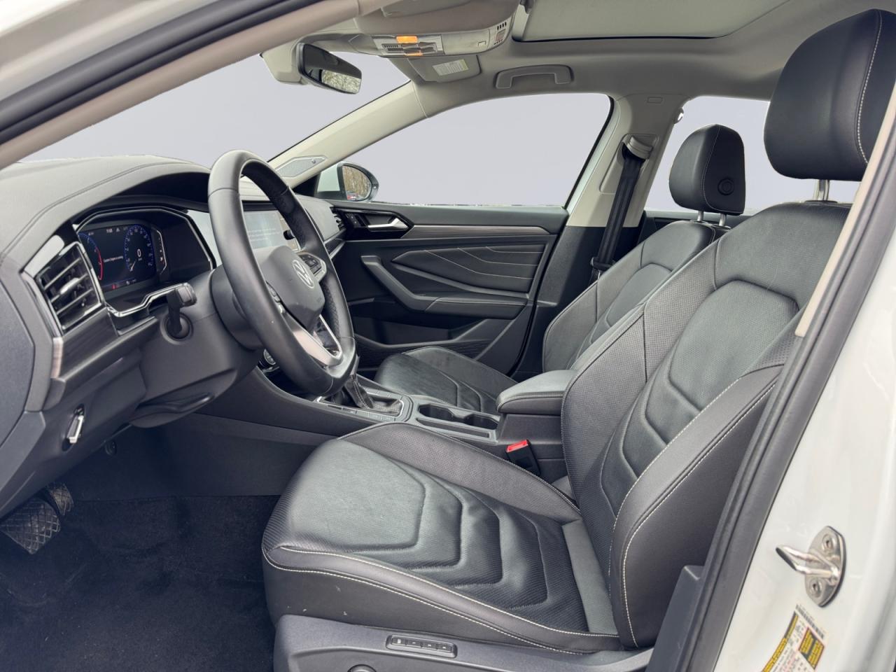 2024 Volkswagen Jetta 1.5L Highline! One Local Owner! Off Lease! Photo