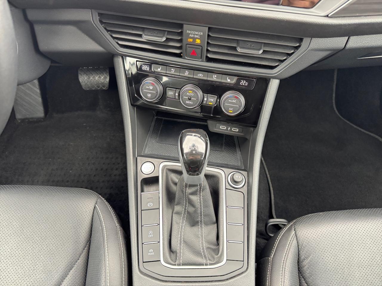 2024 Volkswagen Jetta 1.5L Highline! One Local Owner! Off Lease! Photo