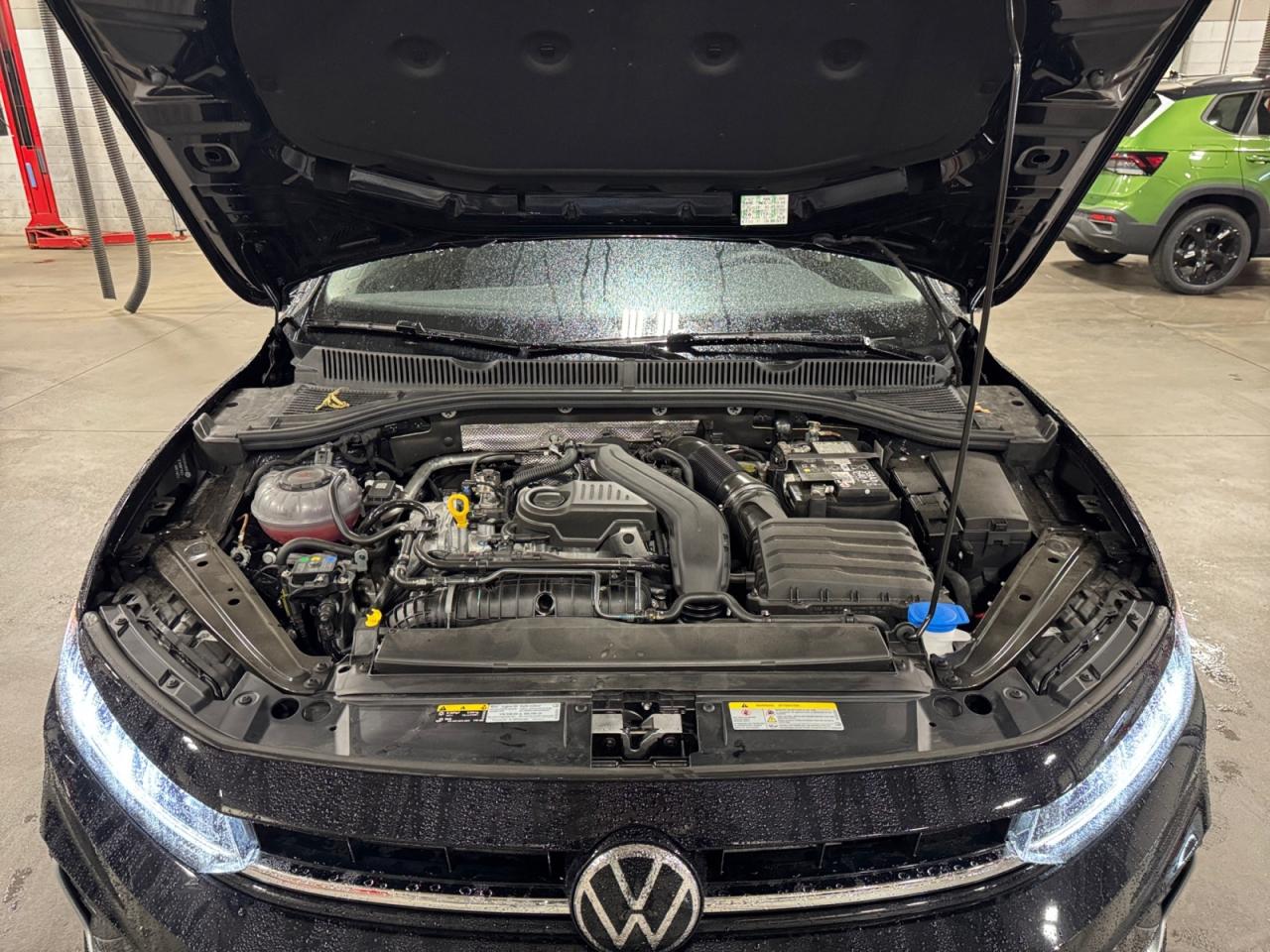 2025 Volkswagen Jetta 1.5L Comfortline! Why Buy New? Very Low kms! Photo