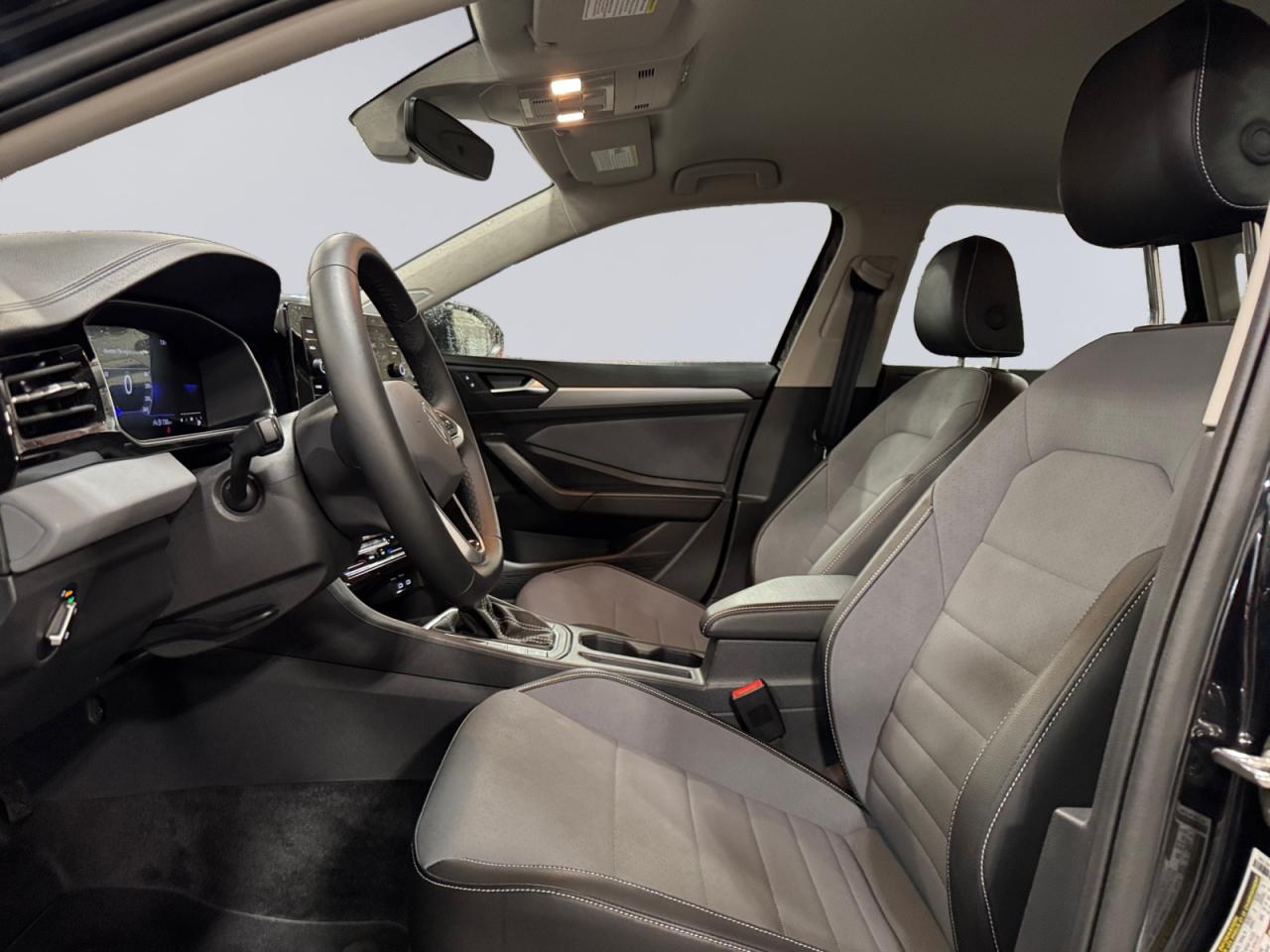 2025 Volkswagen Jetta 1.5L Comfortline! Why Buy New? Very Low kms! Photo