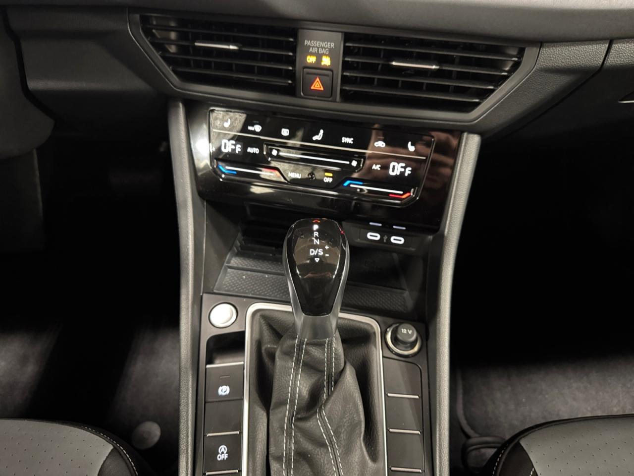 2025 Volkswagen Jetta 1.5L Comfortline! Why Buy New? Very Low kms! Photo