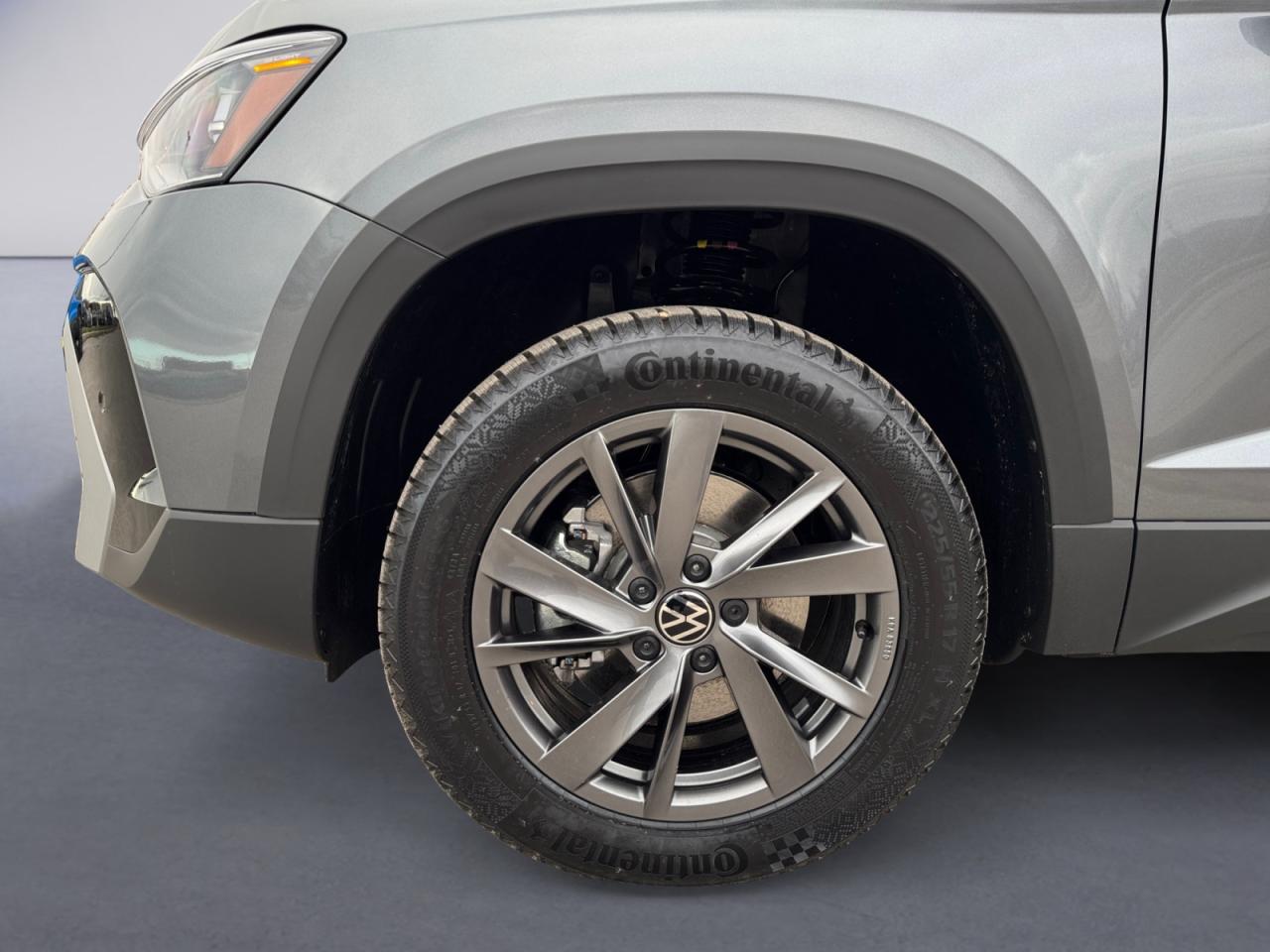 2026 Volkswagen Taos 1.5L Under 500 kms! Why Buy New? Save $$$! Photo