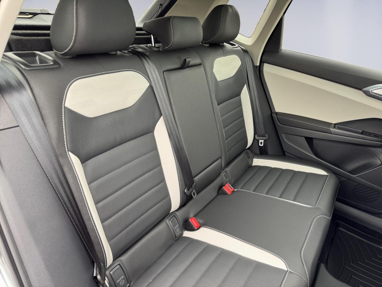 2026 Volkswagen Taos 1.5L Under 500 kms! Why Buy New? Save $$$! Photo