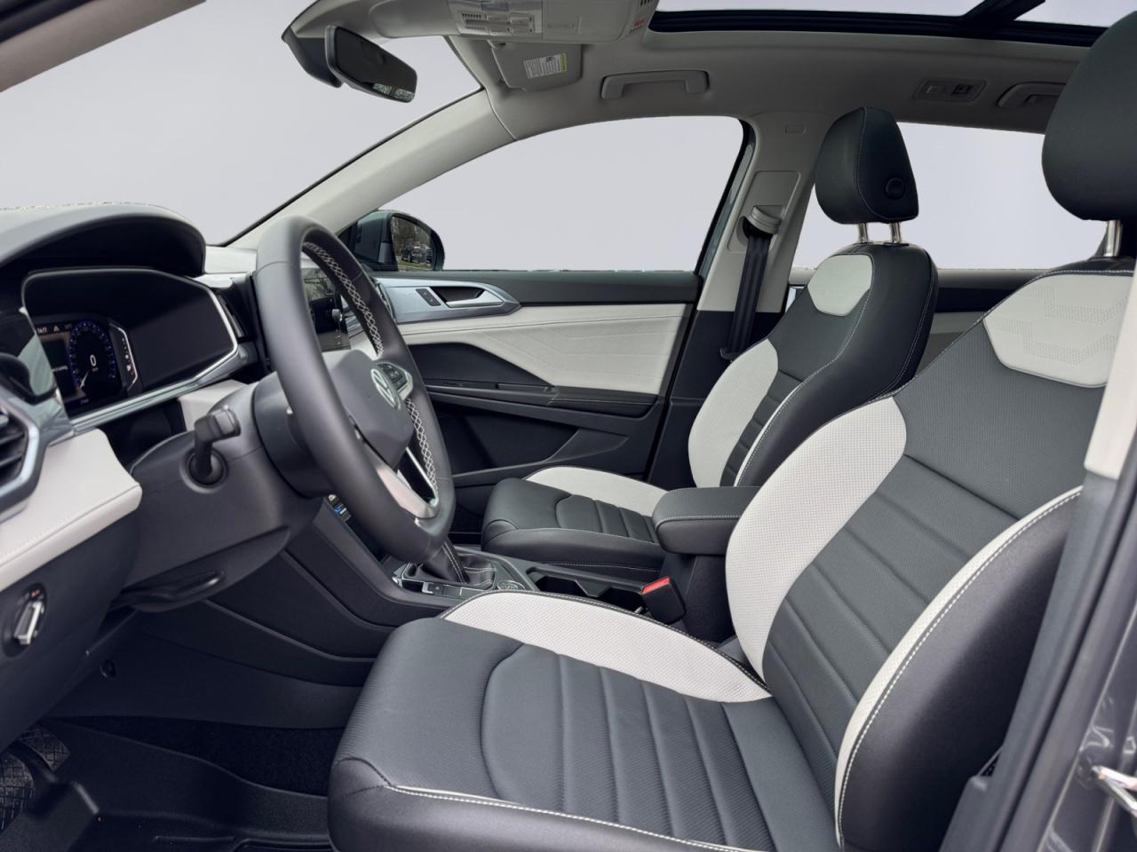 2026 Volkswagen Taos 1.5L Under 500 kms! Why Buy New? Save $$$! Photo